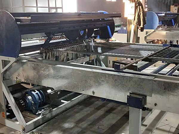 养殖网排焊机 (4)